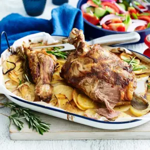 Slow roasted Longbush lamb w. Greek salad and roast potatoes (GF